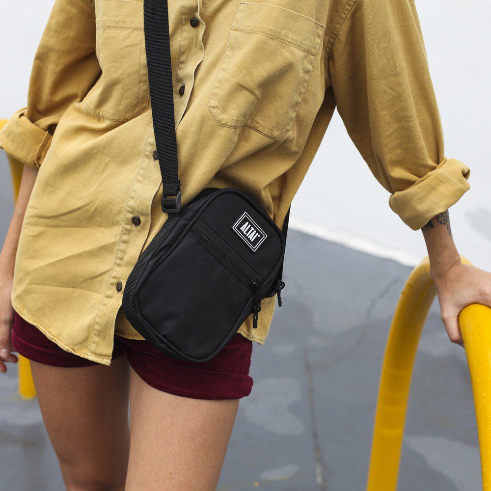 shoulder_bag_preta_altai LOOK FEMININO