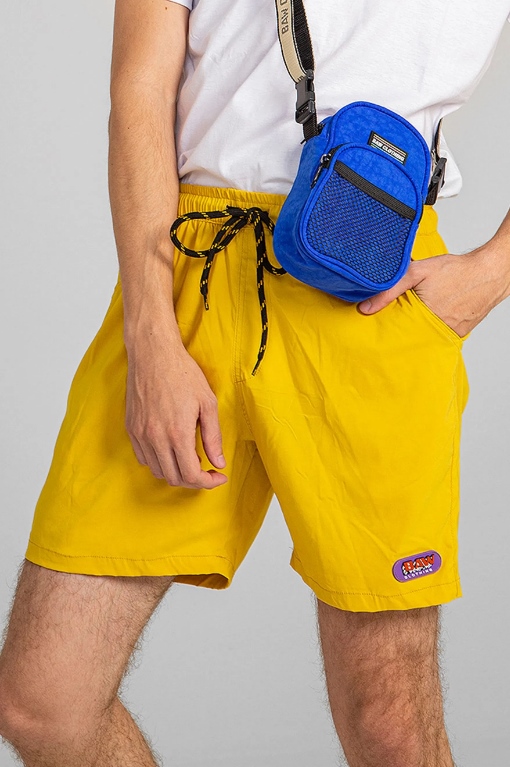 shouler bag Baw Clothing azul look masculino bermuda amarela